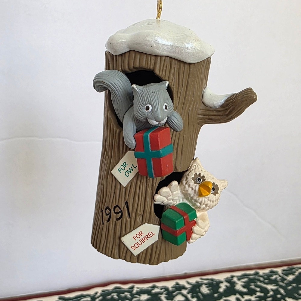 Hallmark 1991 Squirrel and‎ Owl Christmas Ornament Tree Stump Presents